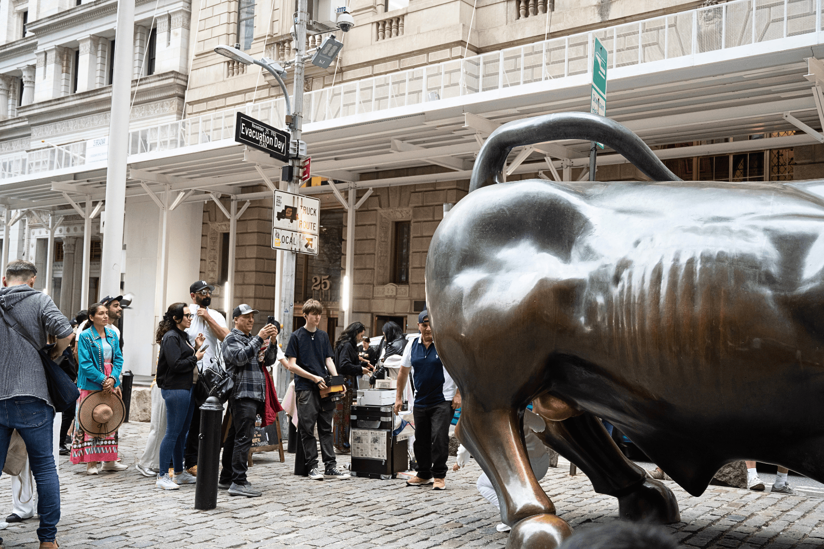 CCNY CWE | Charging Bull / 25 Broadway | 01