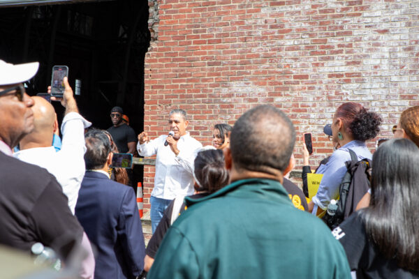 The crowd gathered at Community Celebration: Together for Kingsbridge / Juntos Para Kingsbridge.