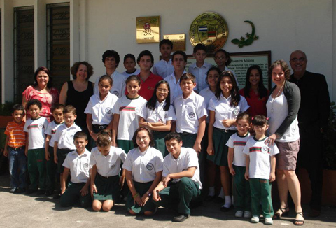 Group photo of students and professors 