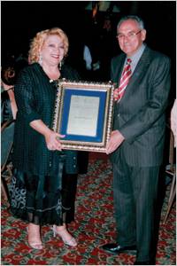 Zunilda-Foundeur-Accepting-Award-from-Congreso-Nacional-Dominicano_1