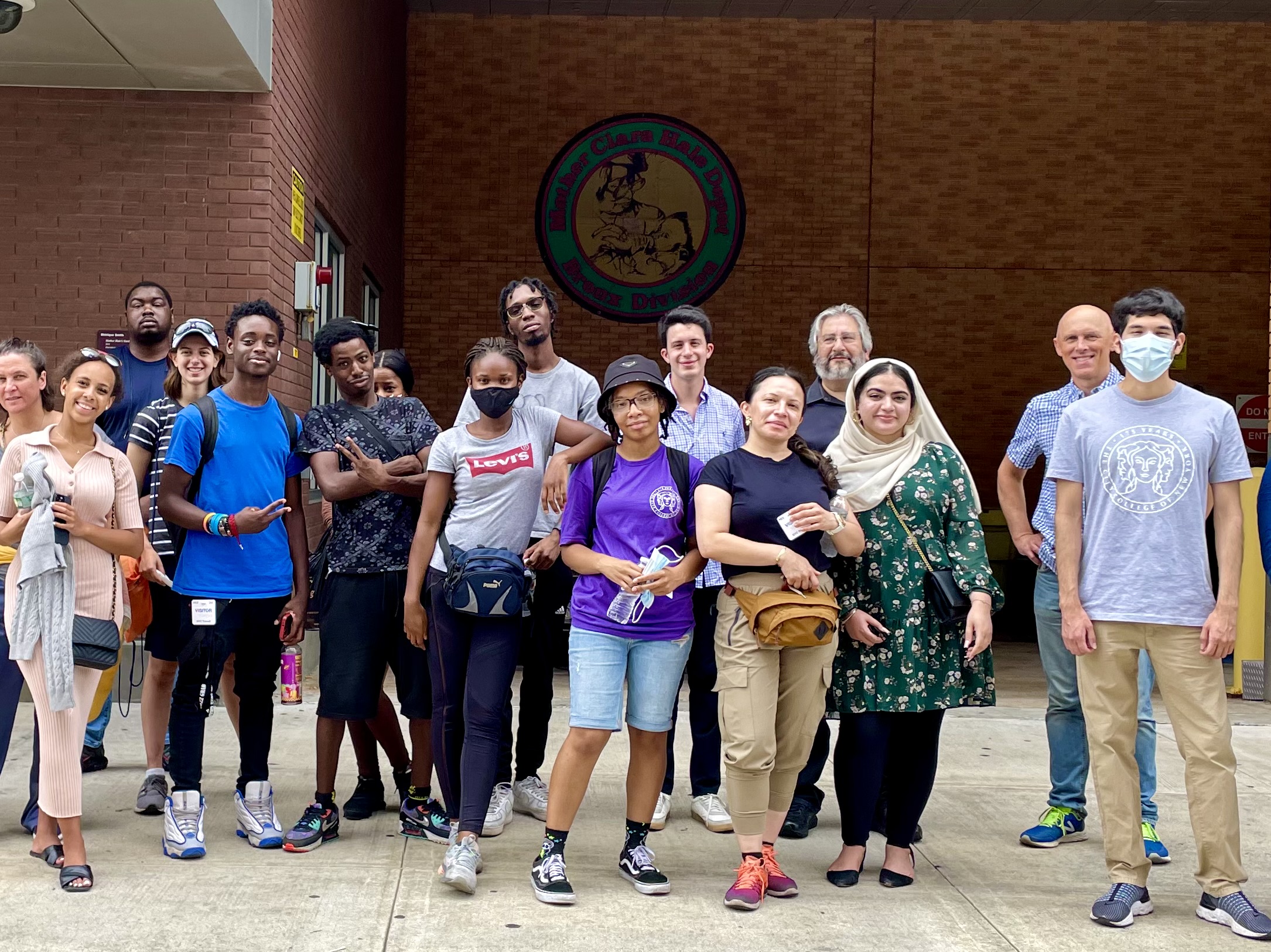 RIWI students visit Harlem bus depot