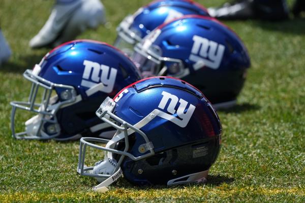 New York Giants helmet_internship opportunity