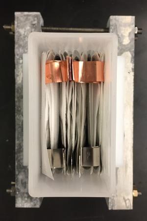 manganese dioxide-zinc battery