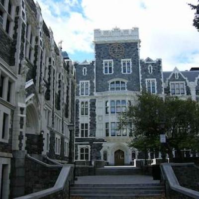 CUNY Med's Class of 2025 BS Commencement and White Coat Ceremony will take place on Thursday, Aug. 10. Photo of Harris Hall.