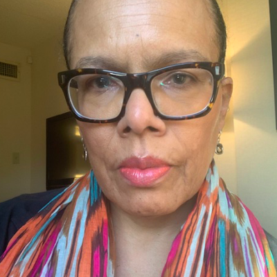 Lynne Scott Jackson is the 2024 PRSA-NY Big Apple Excellence in Mentoring Award recipient.