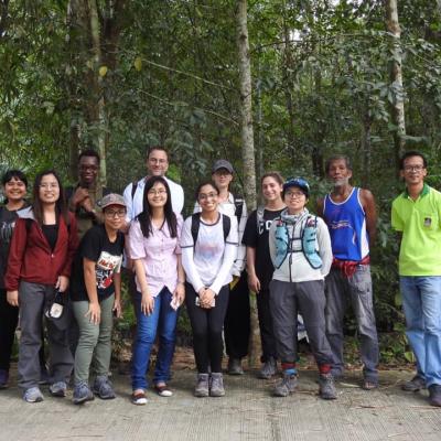 Photo of David Lohman and students in Thailand